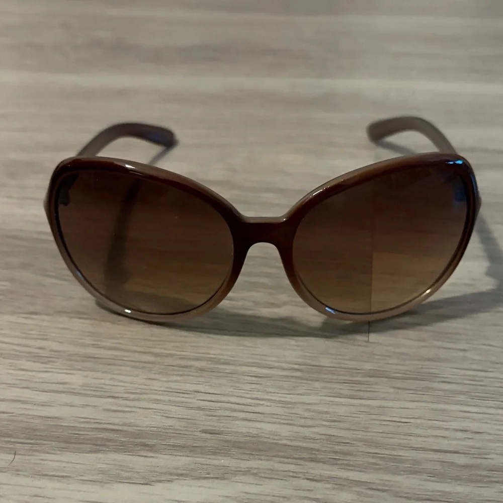 Stylish Round Brown Sunglasses